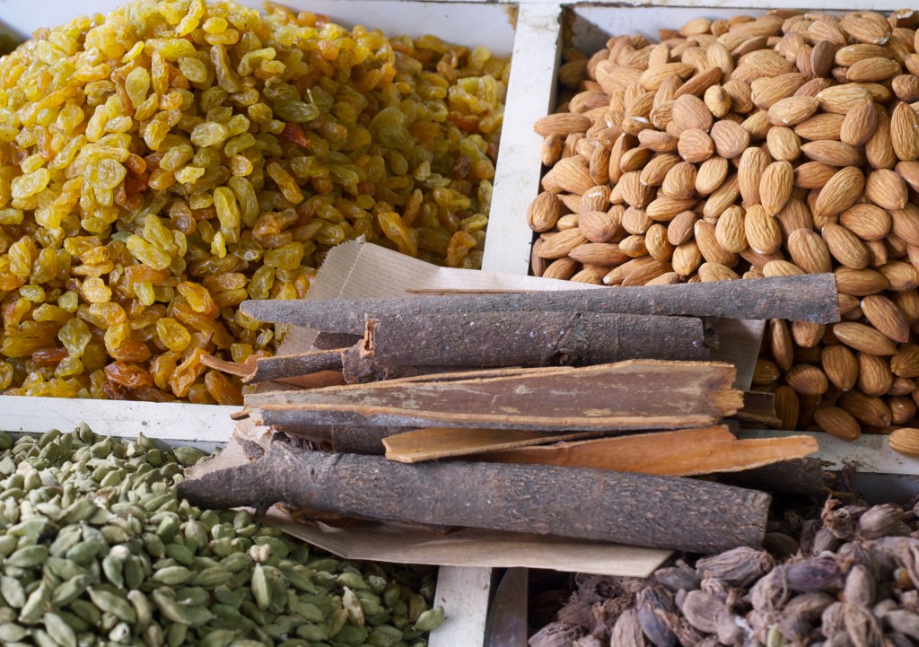 white raisins, almonds, cassia, green and black cardamon - manama souk