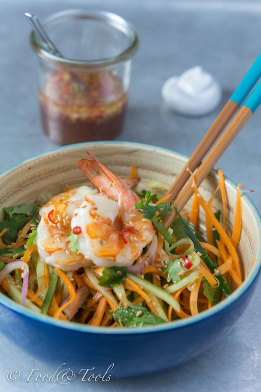 Asian Style Salad with Prawns and A Spicy Dressing-7863-4