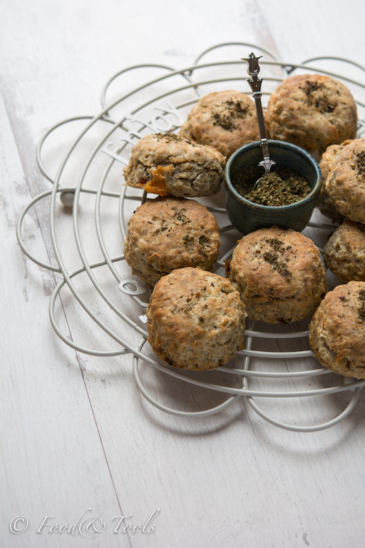 zaatar-scones-with-dried-tomatoes